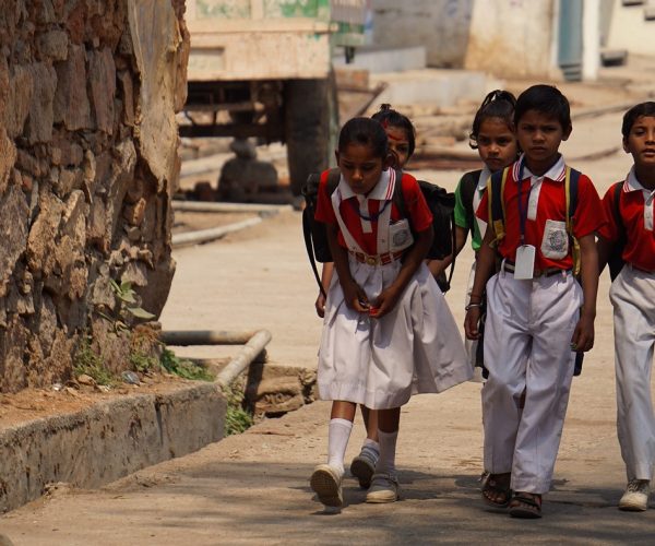 indian holiday, school children, smiling-4393133.jpg